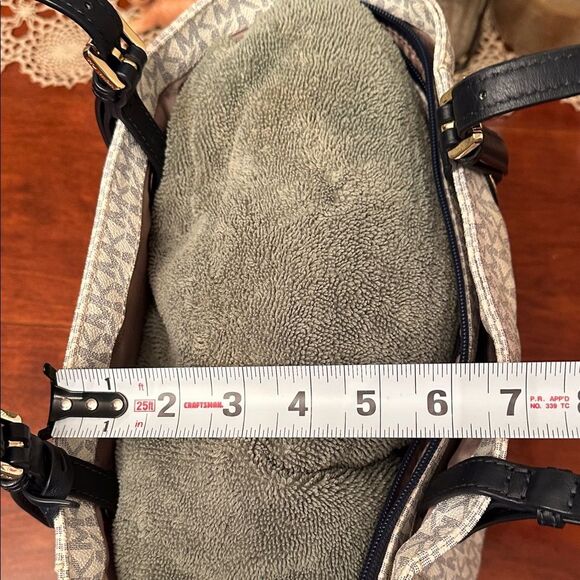 Michael Kors Beige and Black Tote Bag - Picture 4 of 14